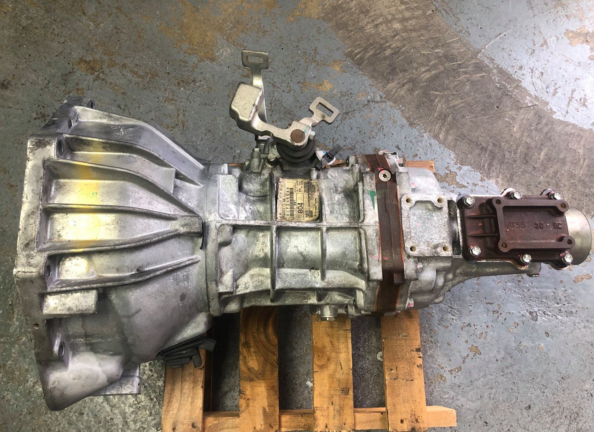 Hiace KDH200 2KD manual gearboxes - Image 5